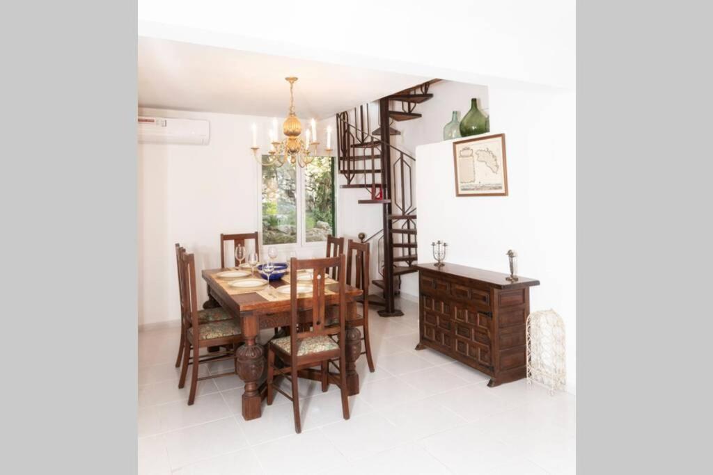 Villa Cecylia Es Canutells Bagian luar foto